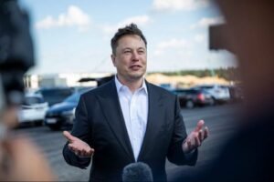 Read more about the article Elon Musk: Biography, Tesla, Net worth, SpaceX, Wife, Children