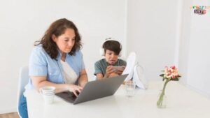Read more about the article How To Handle Working From Home With kids: 15 Simple Tips